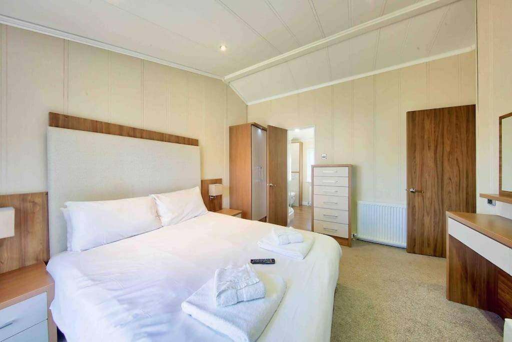 New Forest Lodge - 194 No Pets 포딩브리지 외부 사진